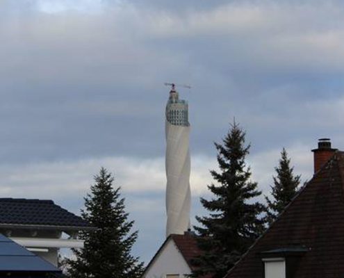 Der Blick zum thyssenkrupp Testturm in Rottweil vom Ferienhaus ELLA aus